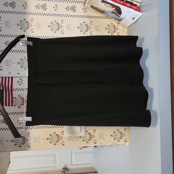 NWT Old Navy Black Skirt Size PS - Picture 1 of 4